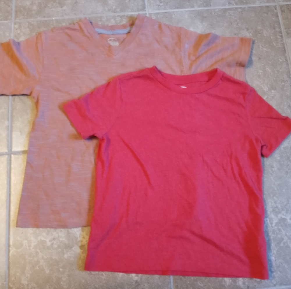 Bundle of 2 Solid Short Sleeve Tees Boys Sz.S(6/7)